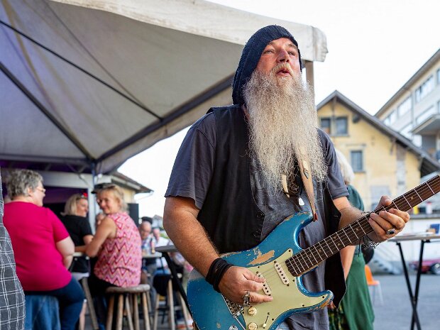 Bluedög - Krissy 2025